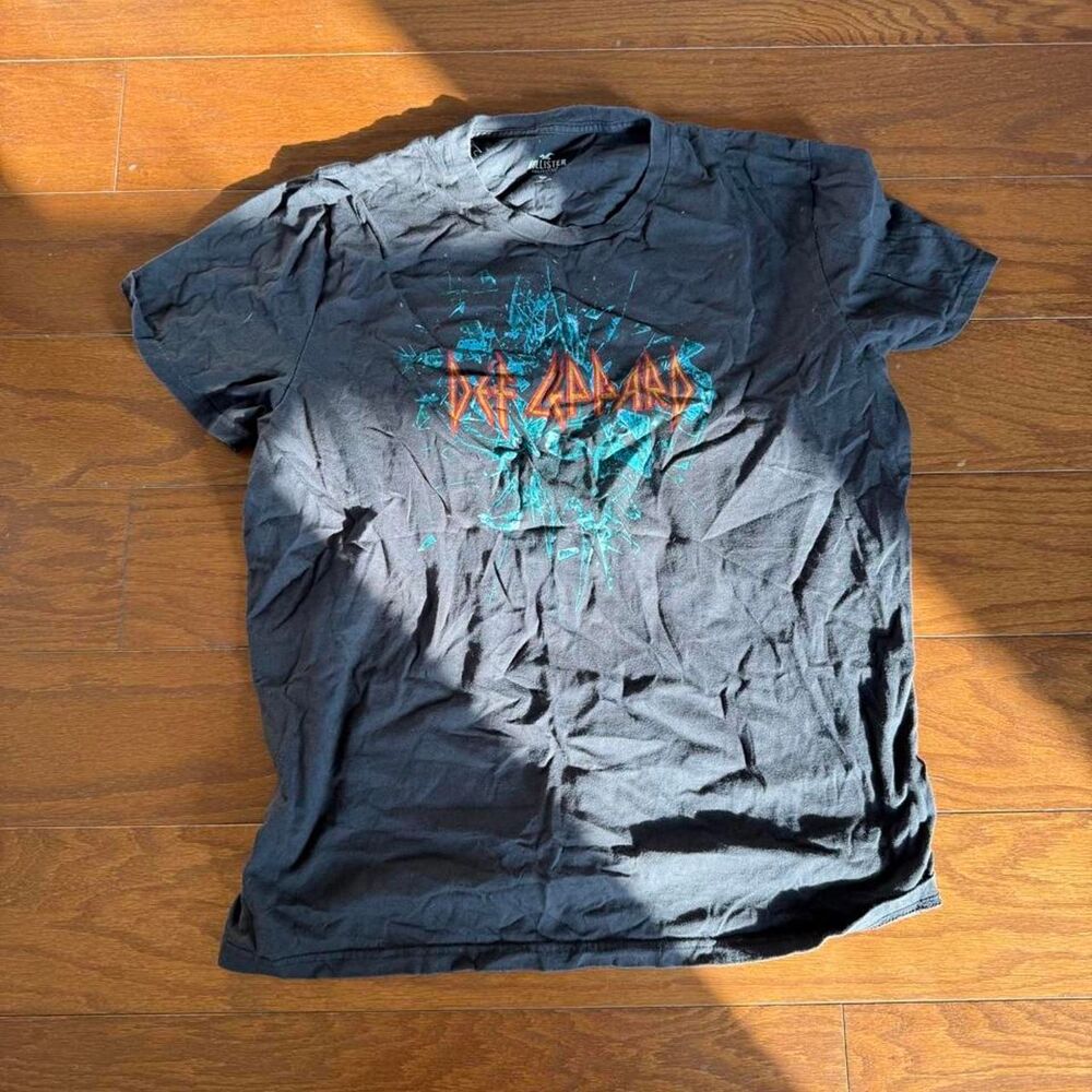 Def-leppard Men's Black and Grey T-shirt